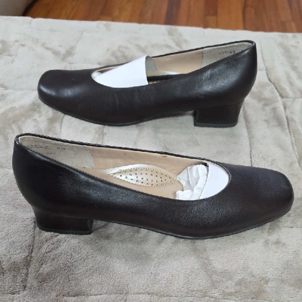 Mark Lemp‎ Classis Walking Cradles Womens Black Pumps Shoes Low Heel Sz 8 NARROW